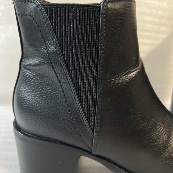 MIA Women Jody Chelsea Black Boots 7M Anatomic Contoured Footbed Block Heel Chic - Picture 15 of 16